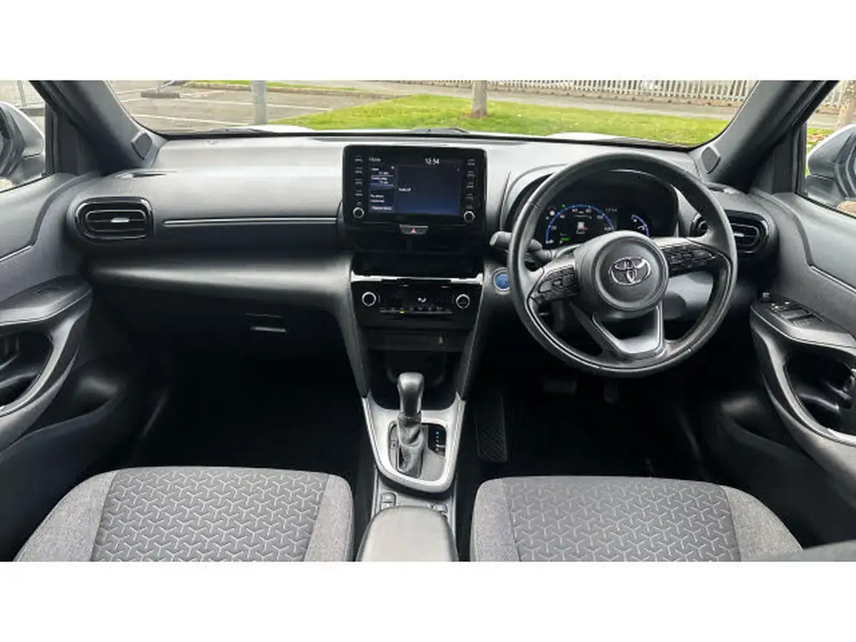 2022-toyota-yaris-cross-15-vvt-i-design-big-4