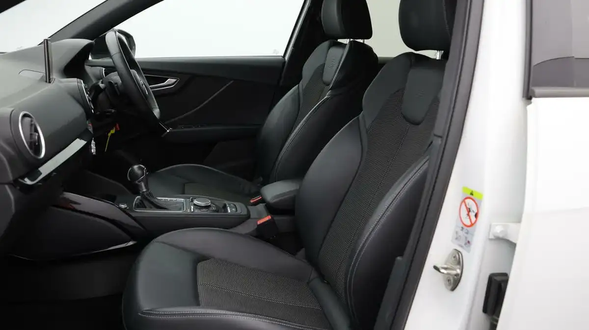 2019-audi-q2-15-35-tfsi-black-edition-cod-s-tronic-big-13