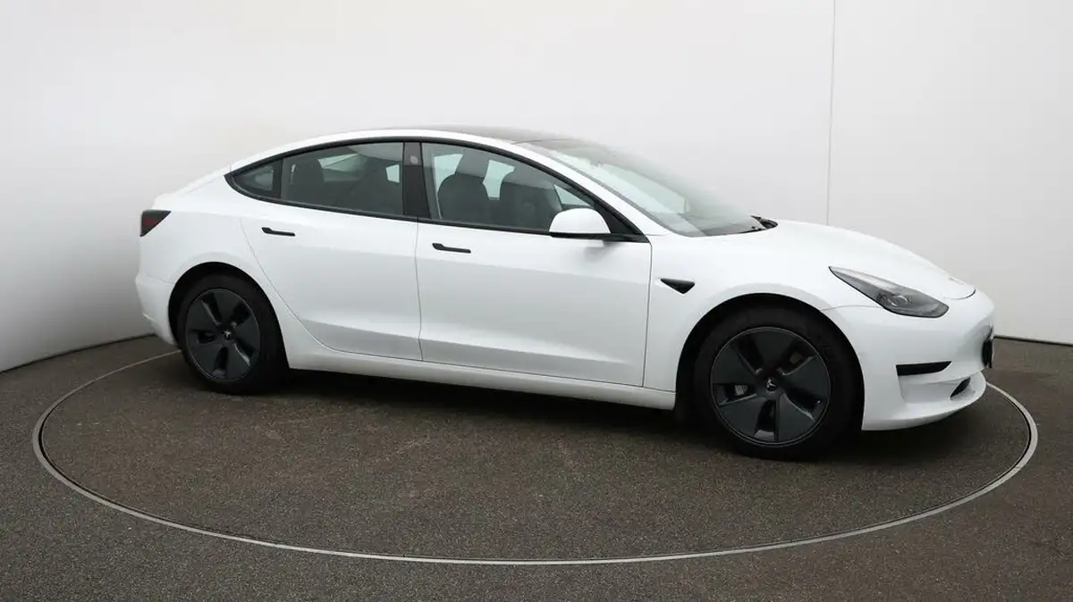 2021-tesla-model-3-e-standard-plus-big-37