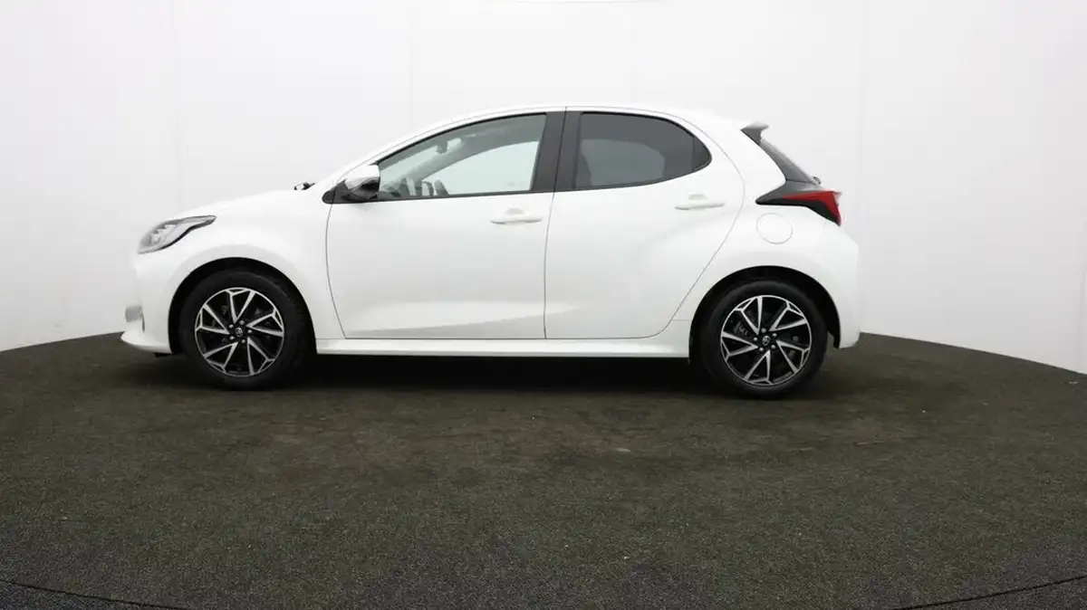 2022-toyota-yaris-15-vvt-i-design-big-3