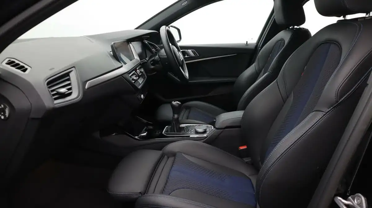 2022-bmw-1-series-15-118i-m-sport-lcp-big-14