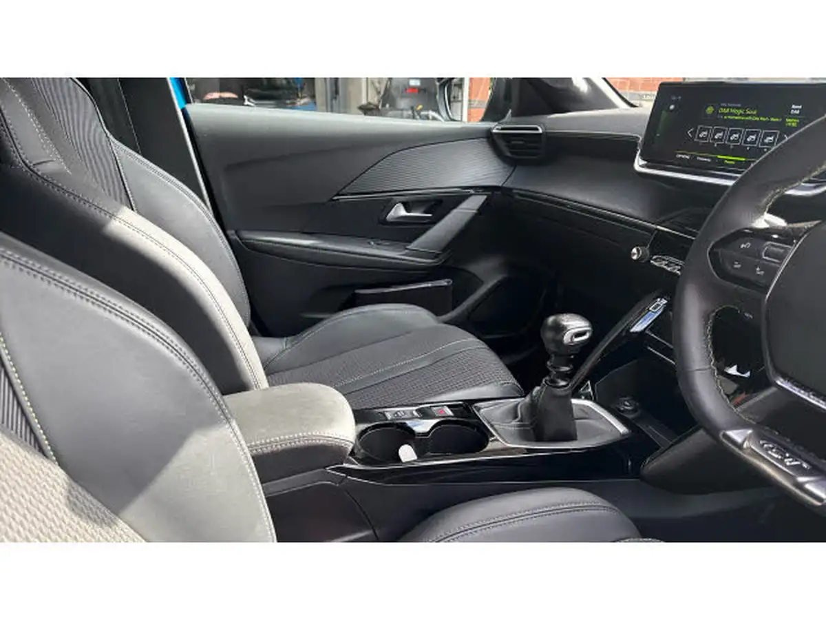 2022-peugeot-208-12-puretech-gt-100bhp-big-13