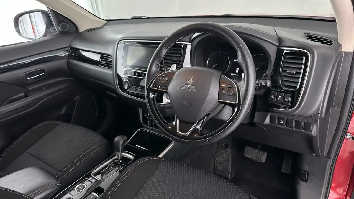 2019-mitsubishi-outlander-20-juro-7st-big-8