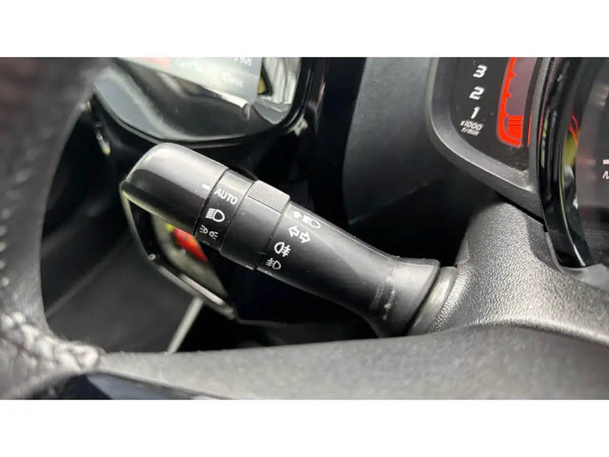 2019-peugeot-108-10-collection-ss-top-big-25