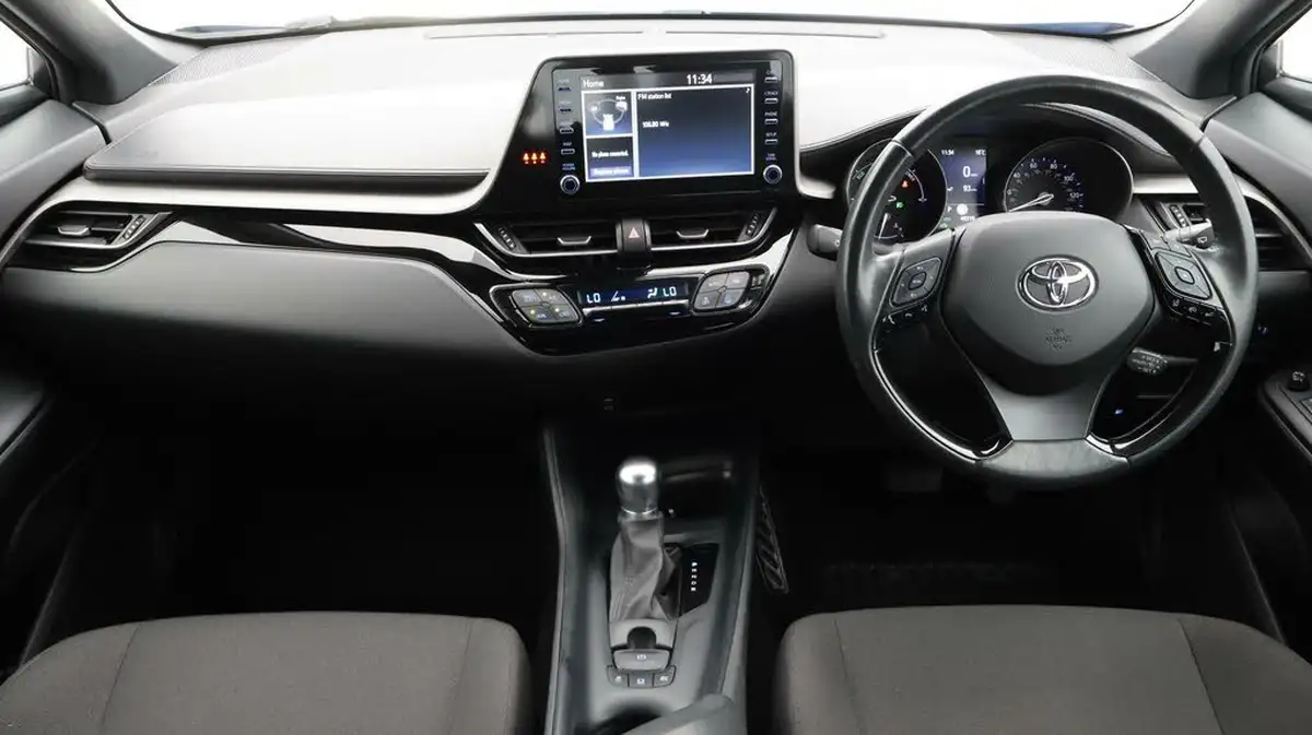 2020-toyota-c-hr-18-vvt-i-icon-big-13