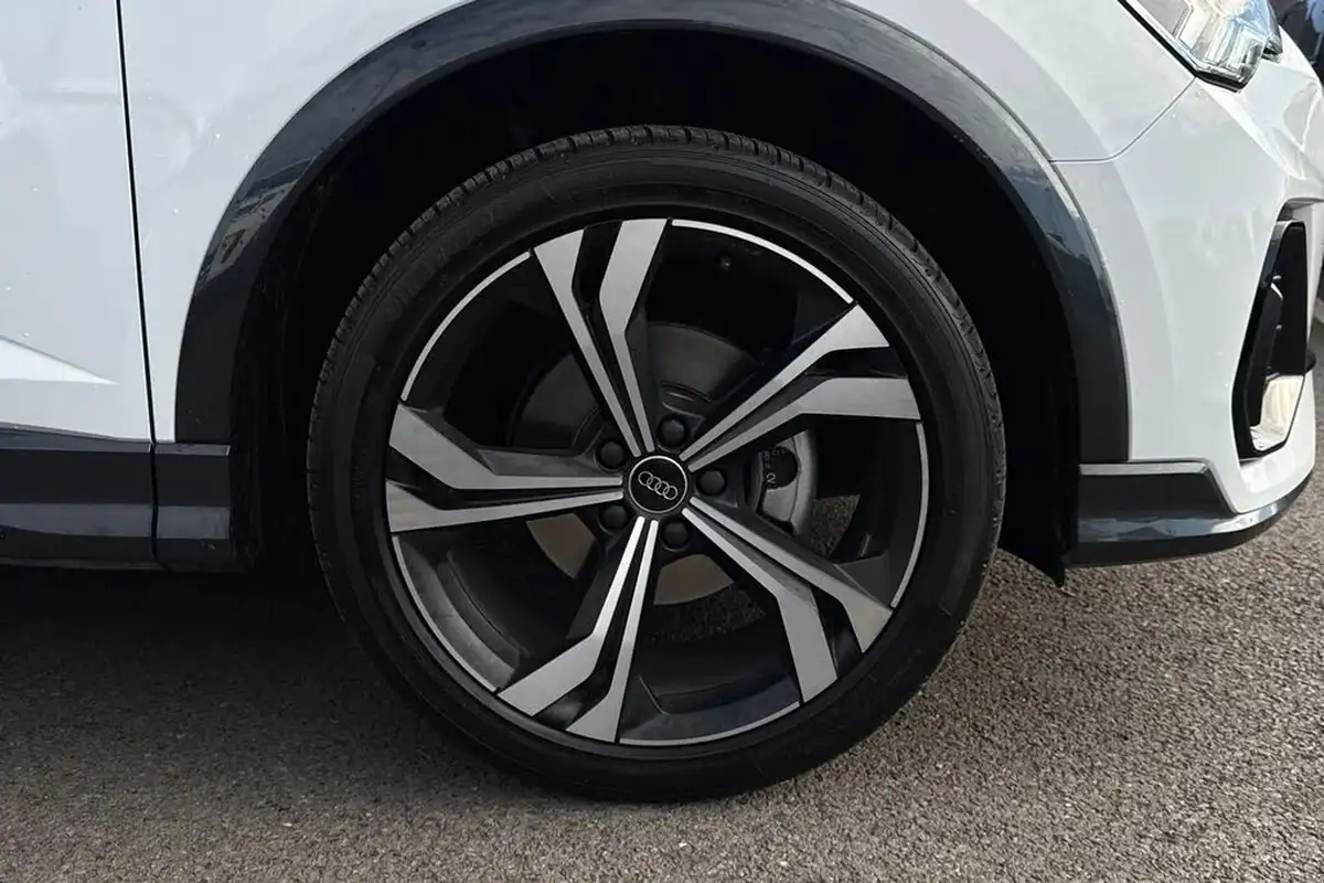 2024-audi-q3-15-35-tfsi-black-edition-sportback-s-tronic-big-8