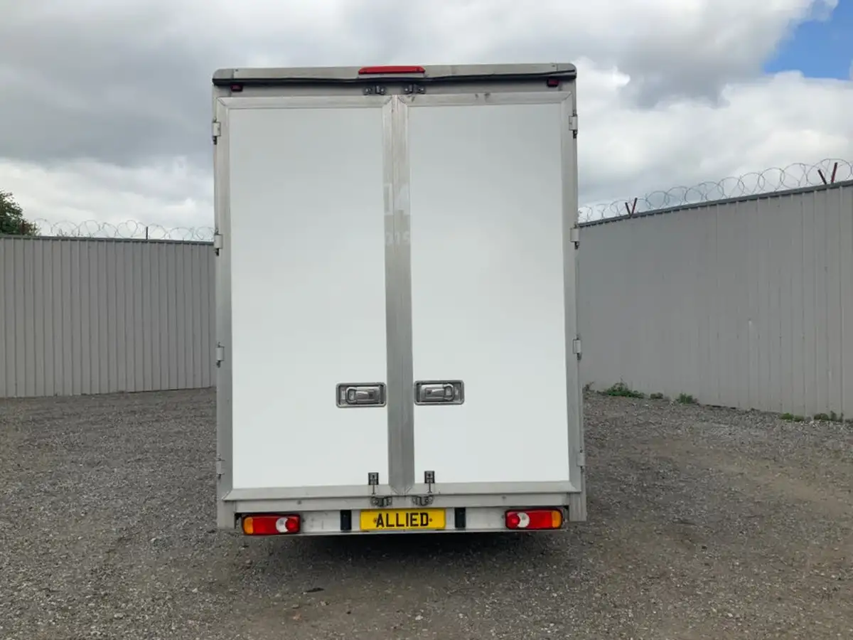 2023-peugeot-boxer-22-bluehdi-s-335-l3-chassis-cab-big-5