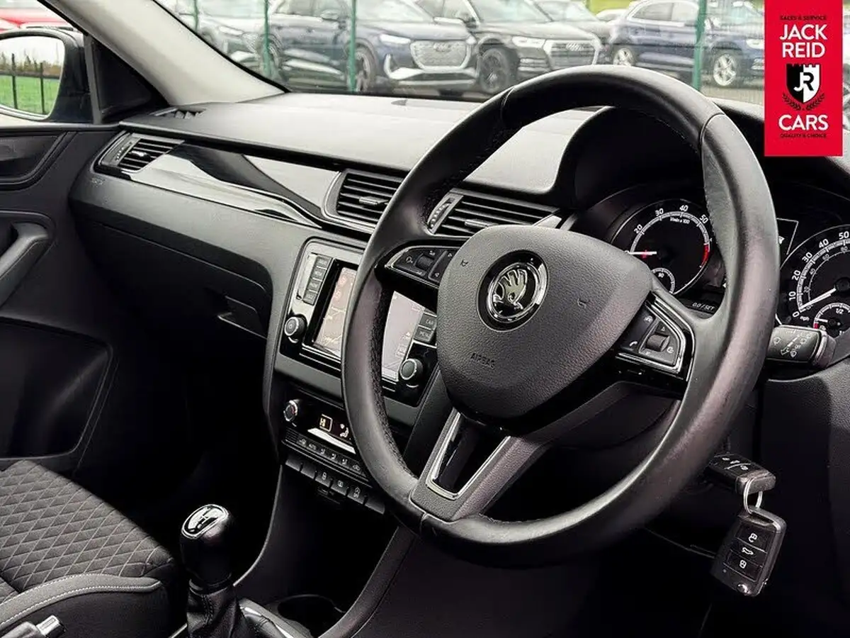 2018-skoda-rapid-spaceback-10-tsi-se-sport-109ps-ss-big-9