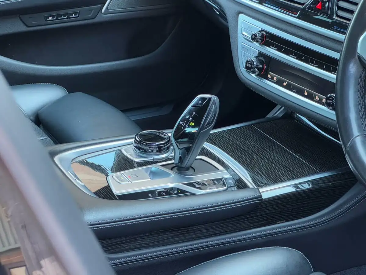 2019-bmw-7-series-30td-730d-m-sport-steptronic-big-27