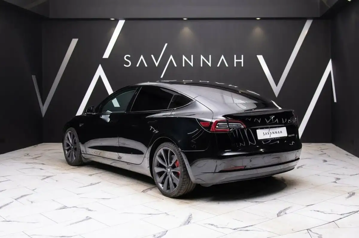 2020-tesla-model-3-e-performance-big-25