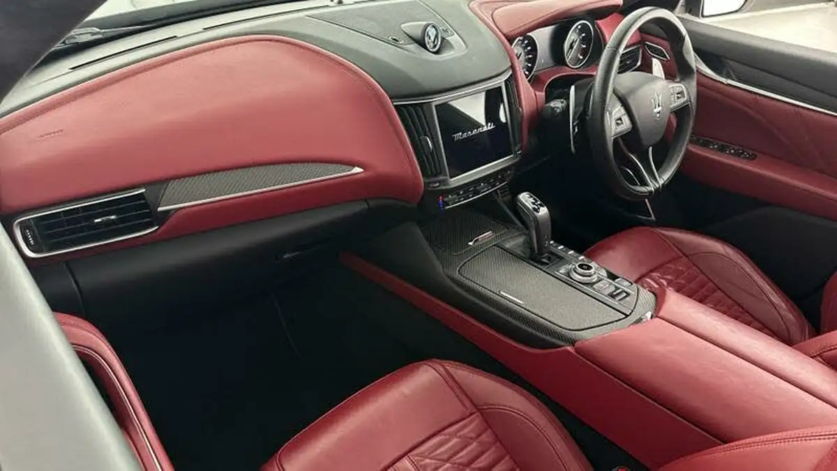 2022-maserati-levante-38-trofeo-big-3