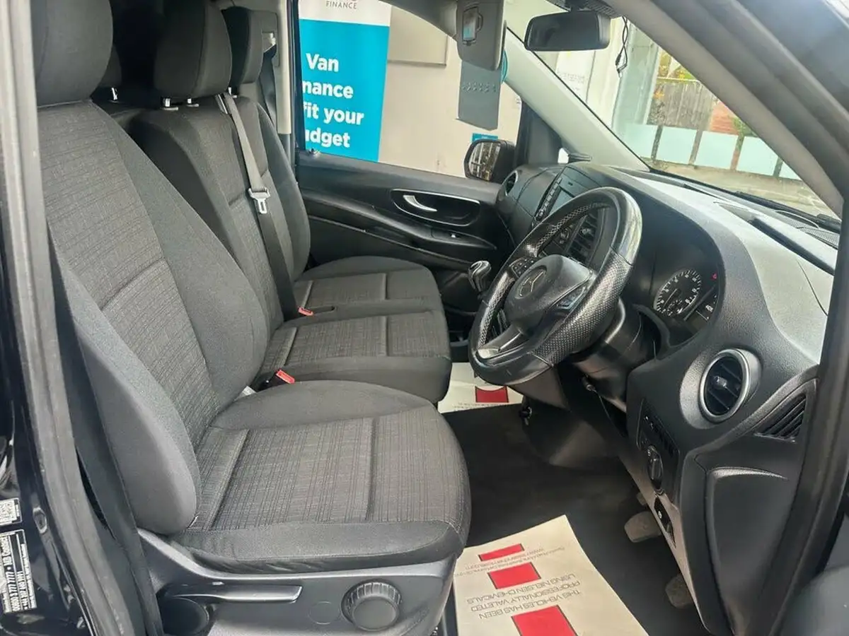 2015-mercedes-benz-vito-21cdi-tourer-select-114-bluetec-compact-big-9