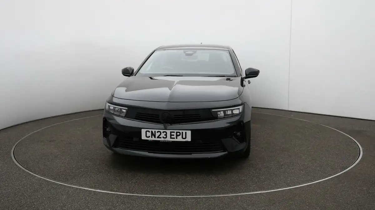2023-vauxhall-astra-12-turbo-gs-hatchback-big-30