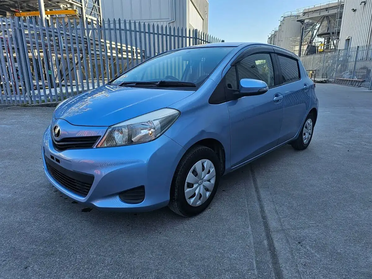 2013-toyota-yaris-big-2
