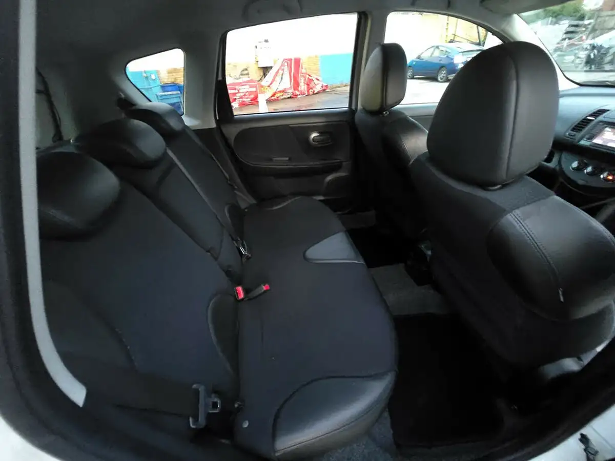 2013-nissan-note-14-n-tec-big-10