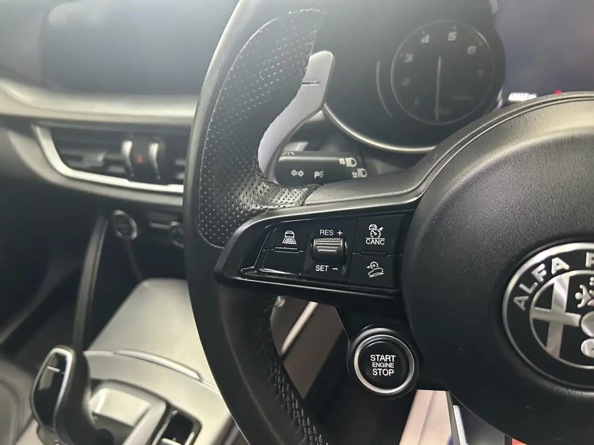 2022-alfa-romeo-stelvio-20-sprint-197bhp-big-61