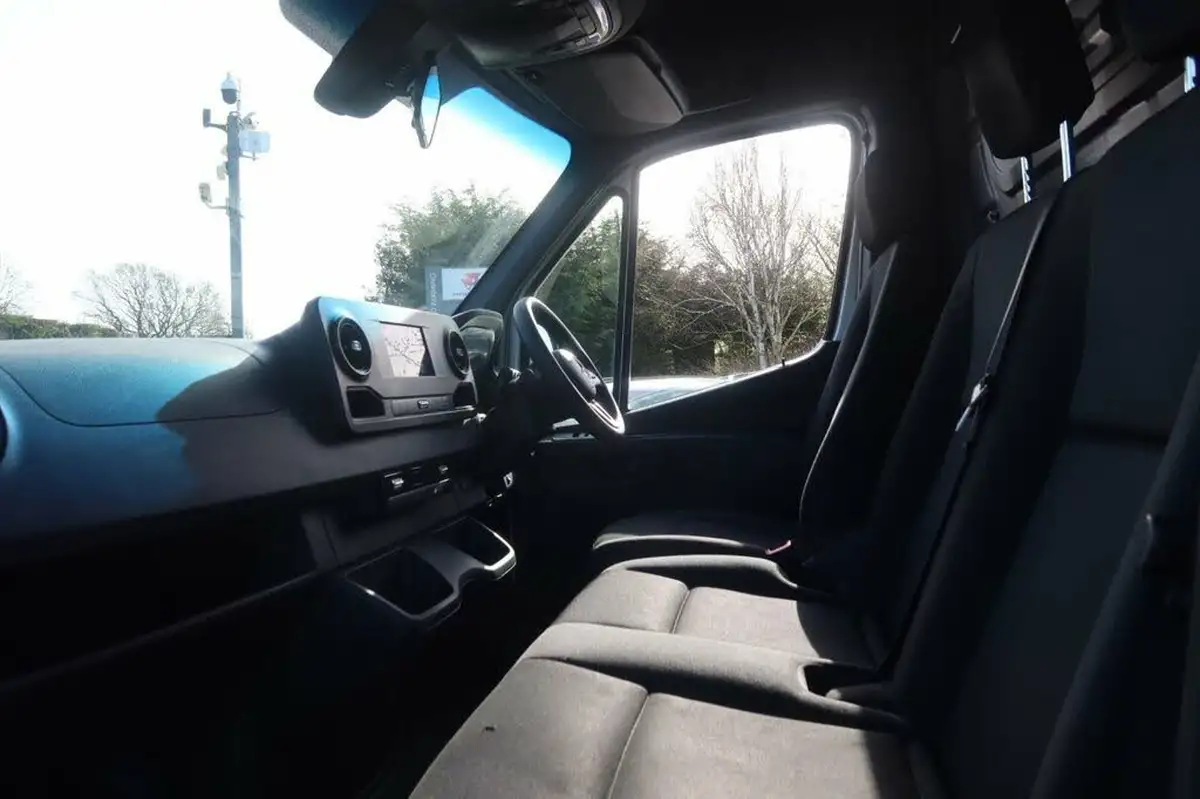 2019-mercedes-benz-sprinter-21cdi-316-l2h1-163pseu6b-panel-van-rwd-eco-gear-360-big-10