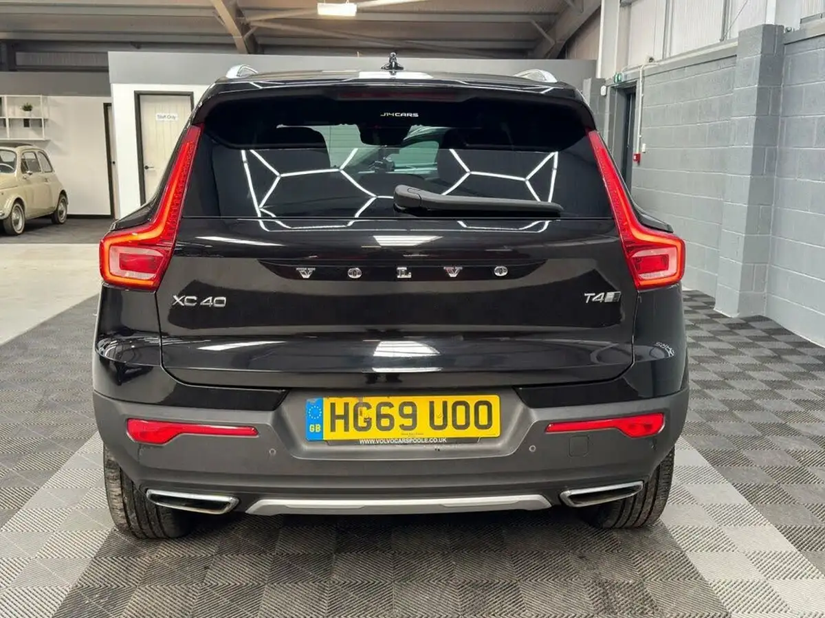 2020-volvo-xc40-20-t4-inscription-awd-big-11