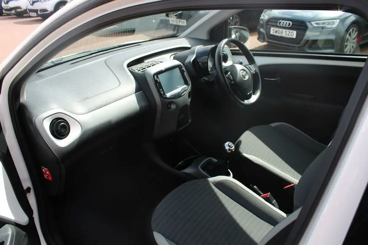 2019-toyota-aygo-10-vvt-i-x-trend-big-12