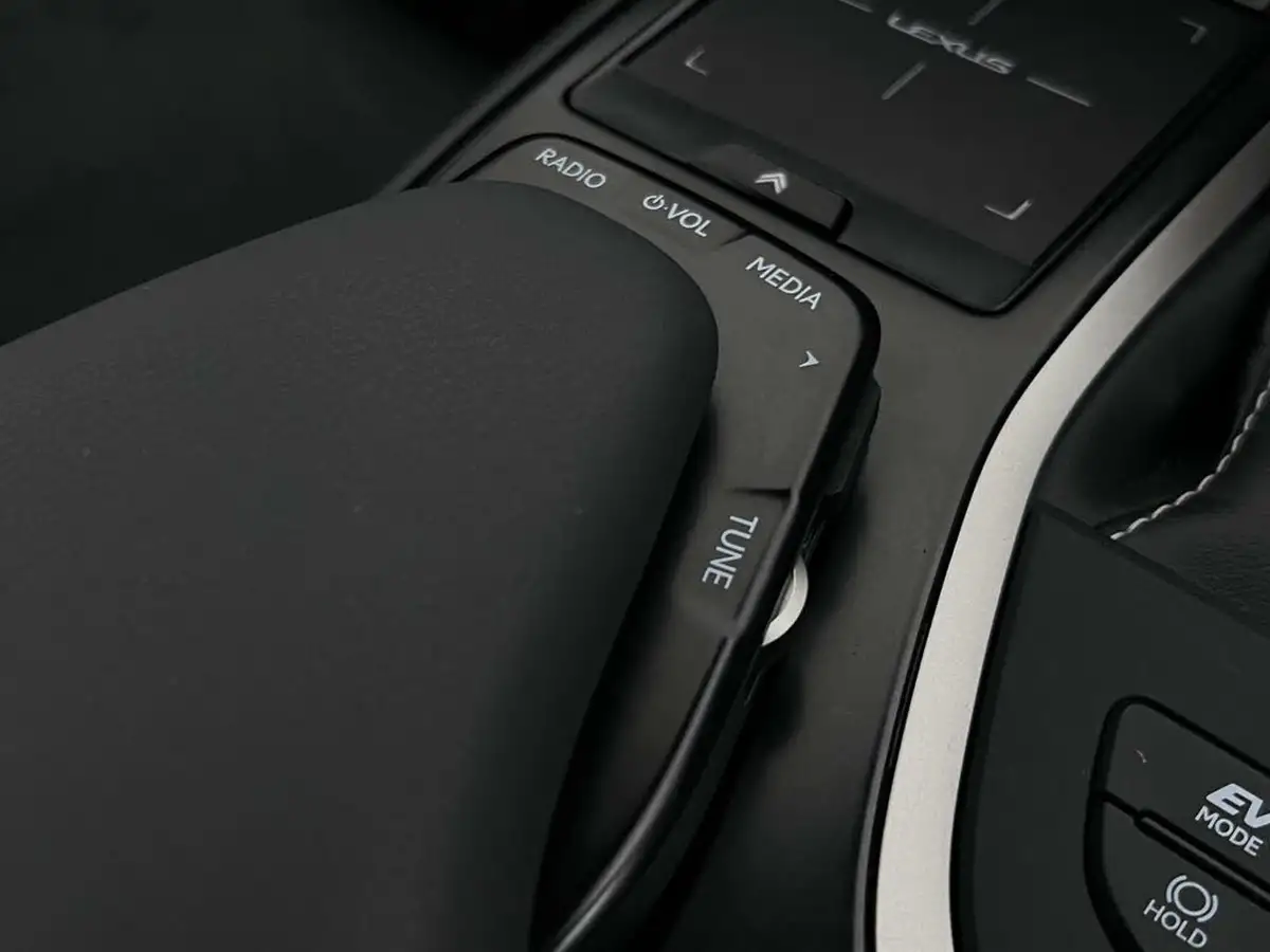 2021-lexus-ux-250h-20-ux-184bhp-without-navigation-big-31