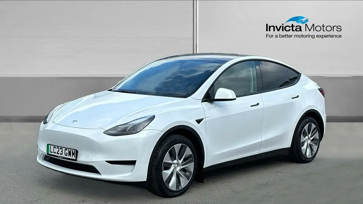 2023-tesla-model-y-e-rwd-big-6