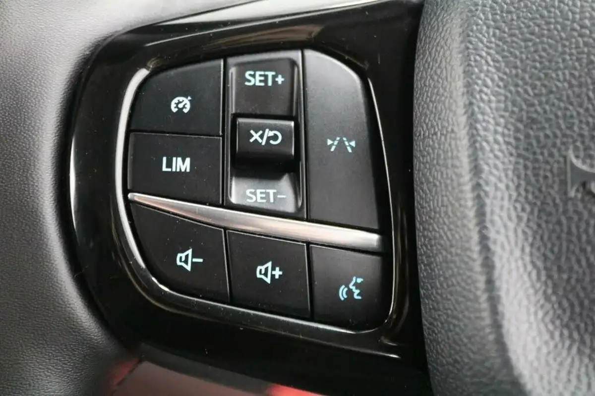 2023-ford-transit-custom-20tdci-320-l2h1-limited-136pseu6e-panel-van-1996cc-auto-big-33