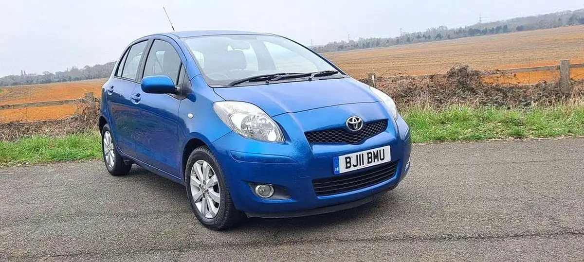 2011-toyota-yaris-133-t-spirit-vvt-i-101bhp-5d-big-0
