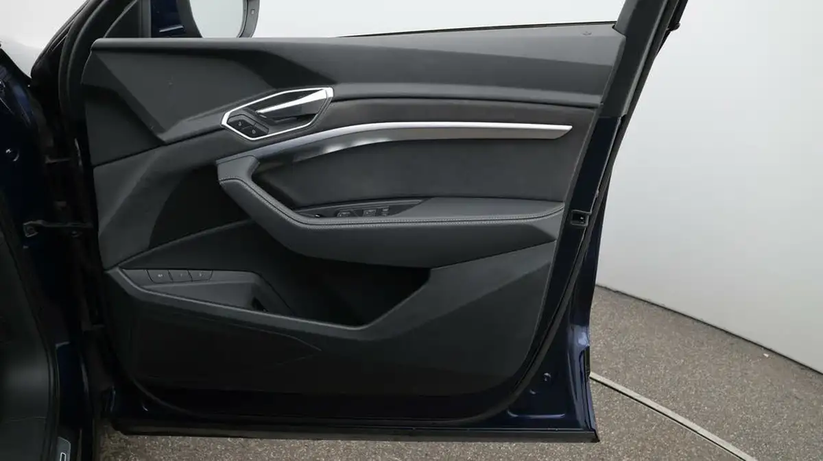 2021-audi-e-tron-55e-s-line-sportback-big-15