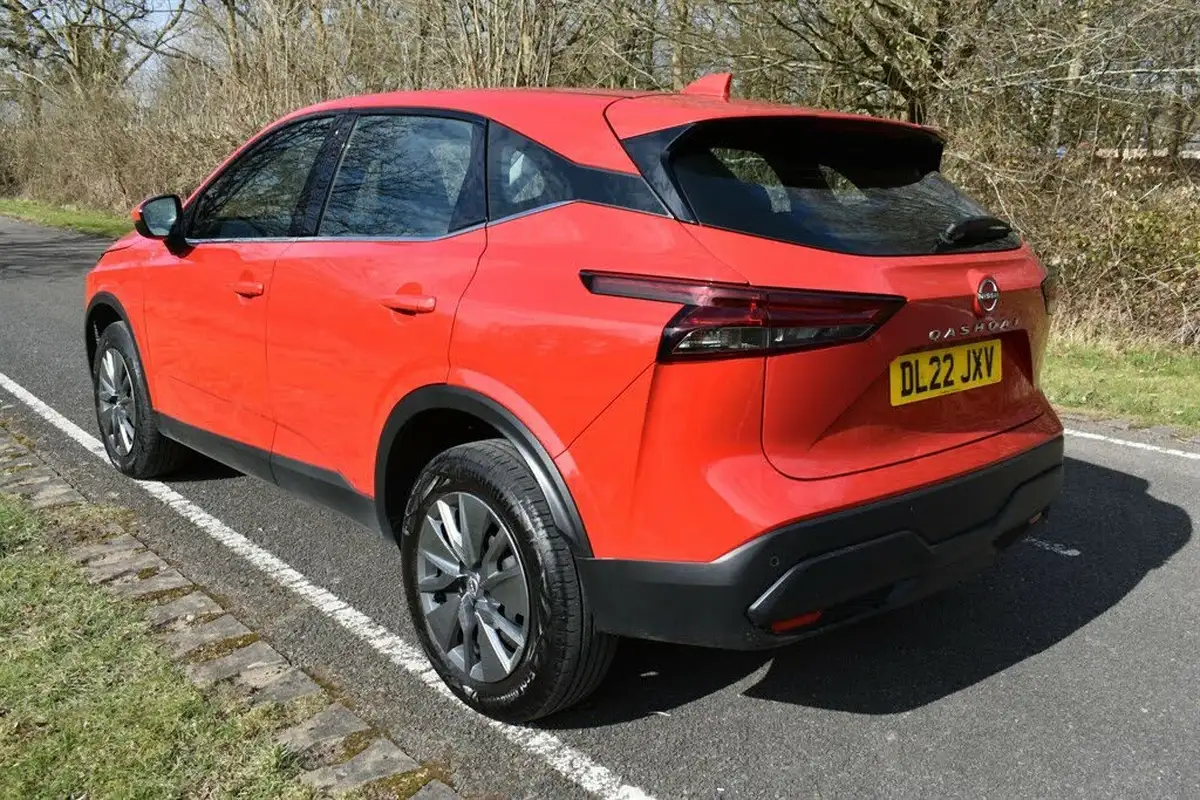 2021-nissan-qashqai-13-dig-t-visia-big-3