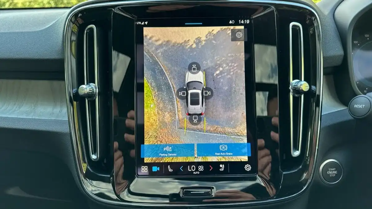 2024-volvo-xc40-20-b4-r-design-pro-big-31