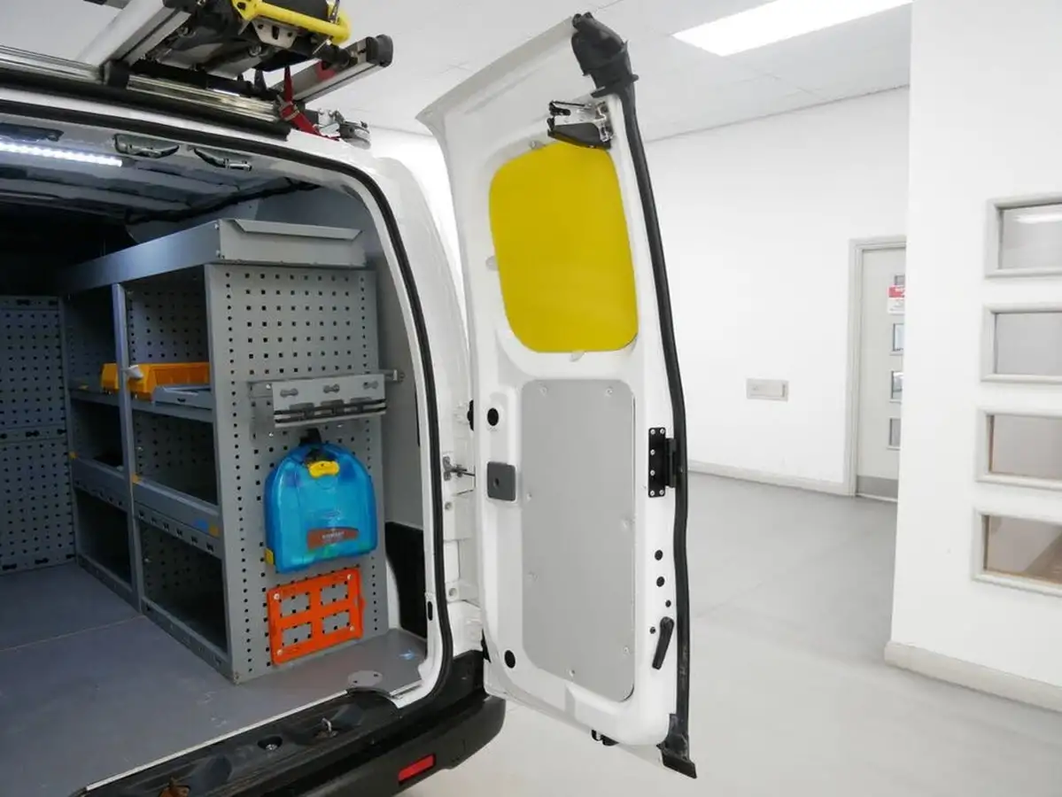 2021-nissan-env200-e-tekna-rapid-panel-van-big-26