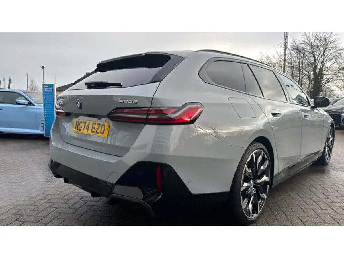 2025-bmw-5-series-20-530e-m-sport-pro-touring-5d-big-36