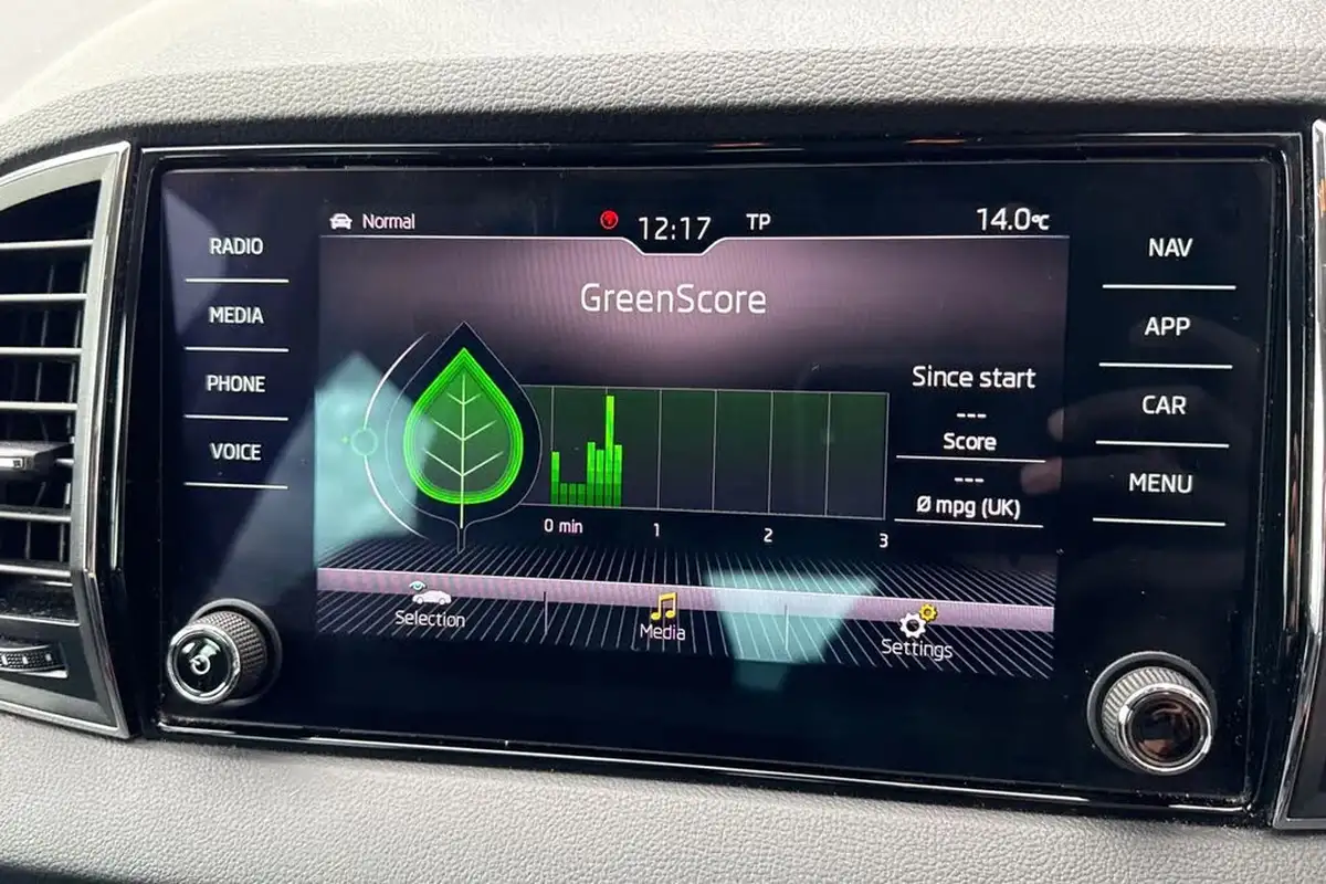 2020-skoda-karoq-15-tsi-se-l-big-49