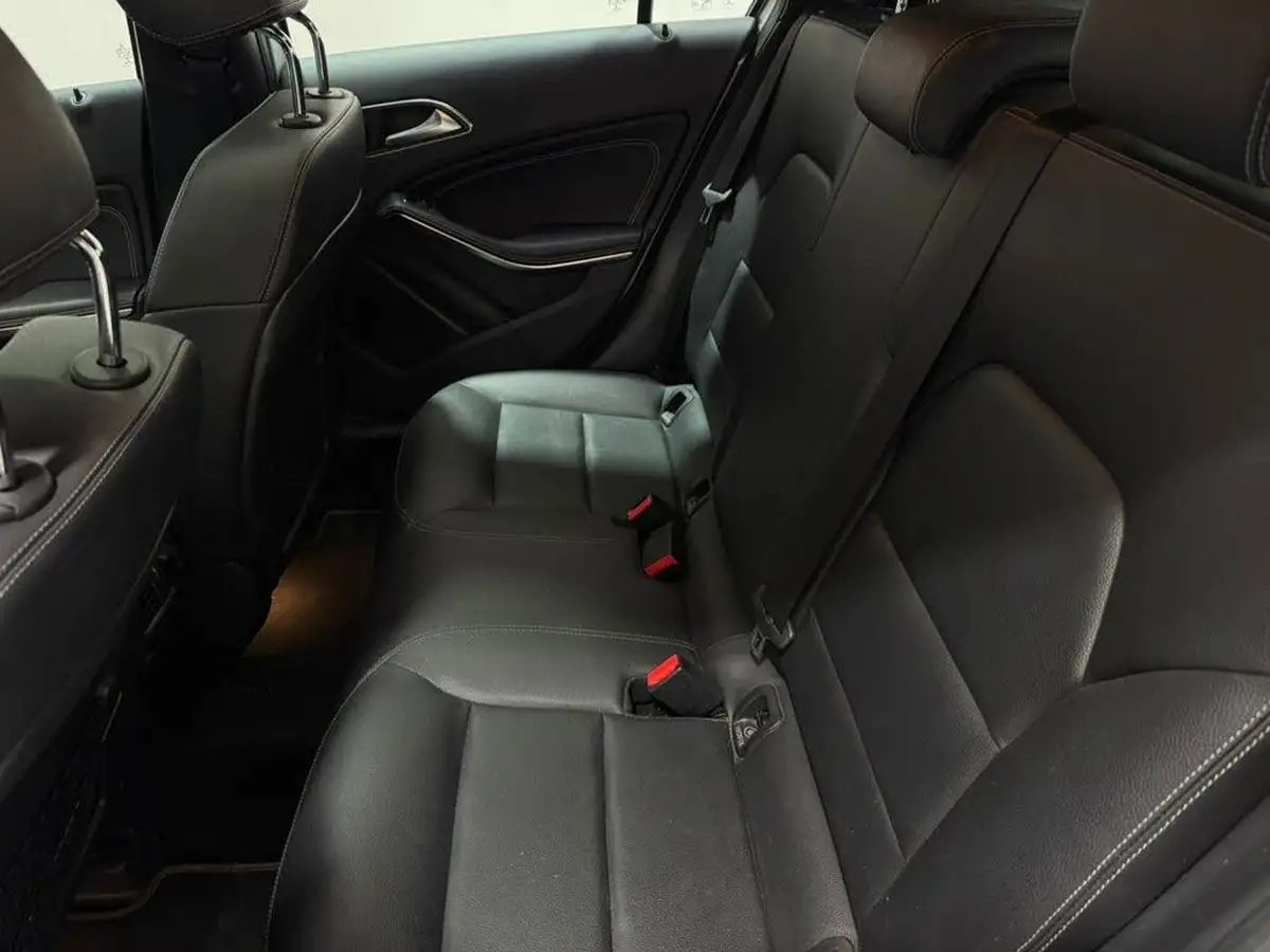 2016-mercedes-benz-a-class-15d-a180d-sport-premiumss-7g-dct-big-13