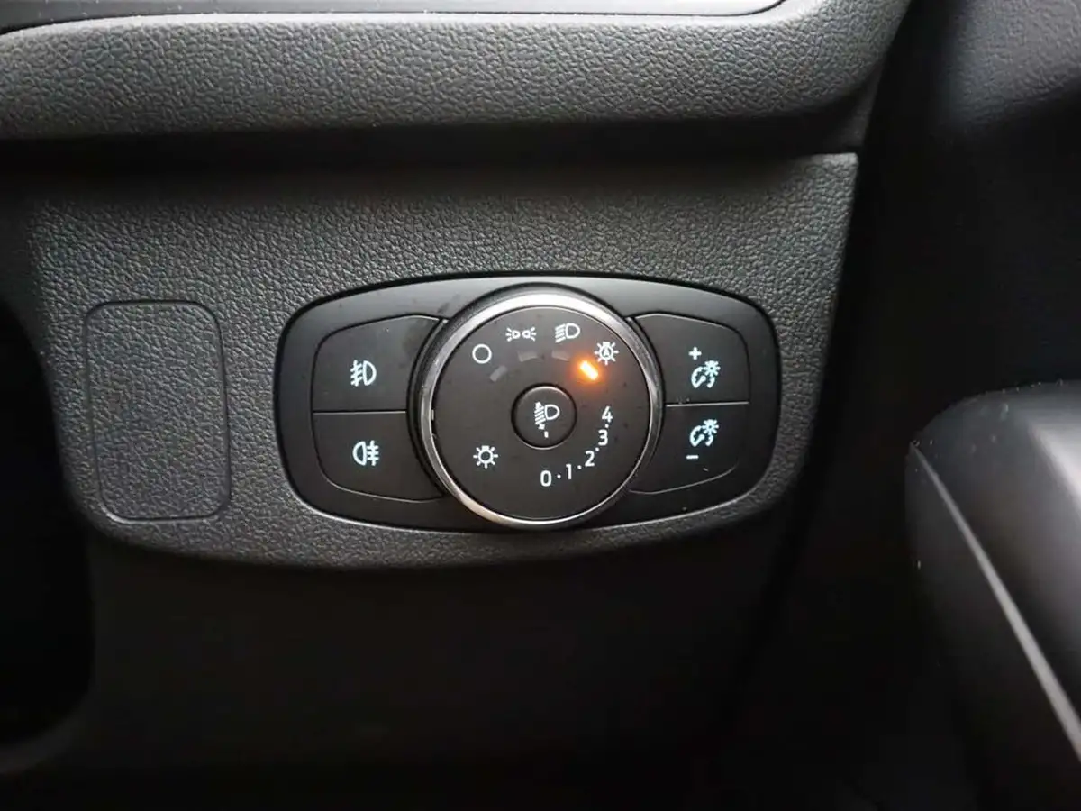 2022-ford-focus-10t-st-line-style-125ps-hatchback-big-40