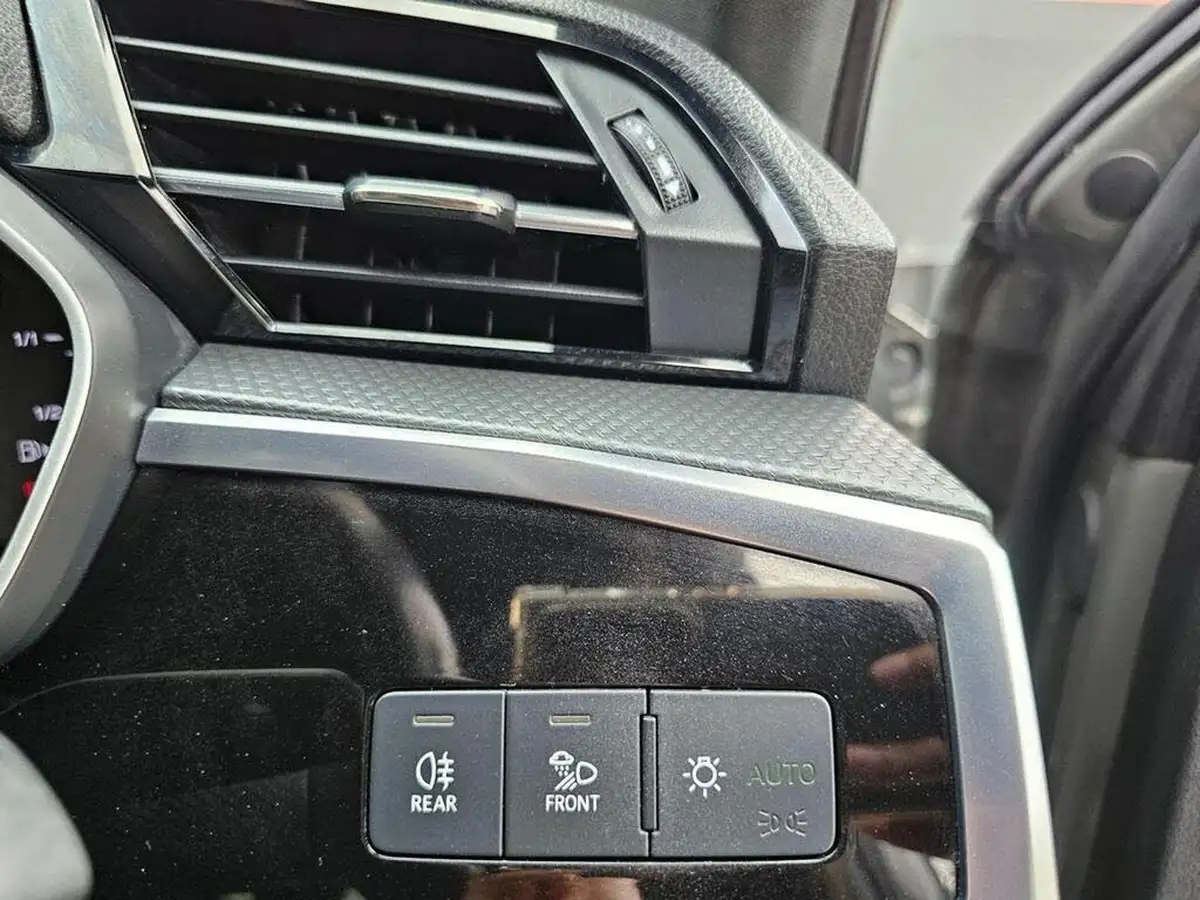 2019-audi-q3-20-40-tfsi-s-line-big-39