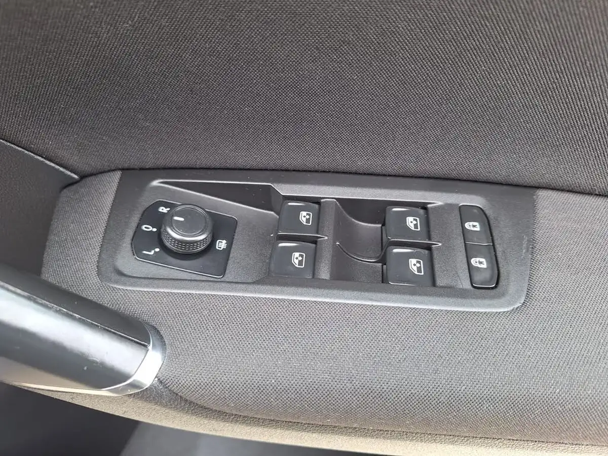2018-volkswagen-touran-16tdi-se-family-big-22