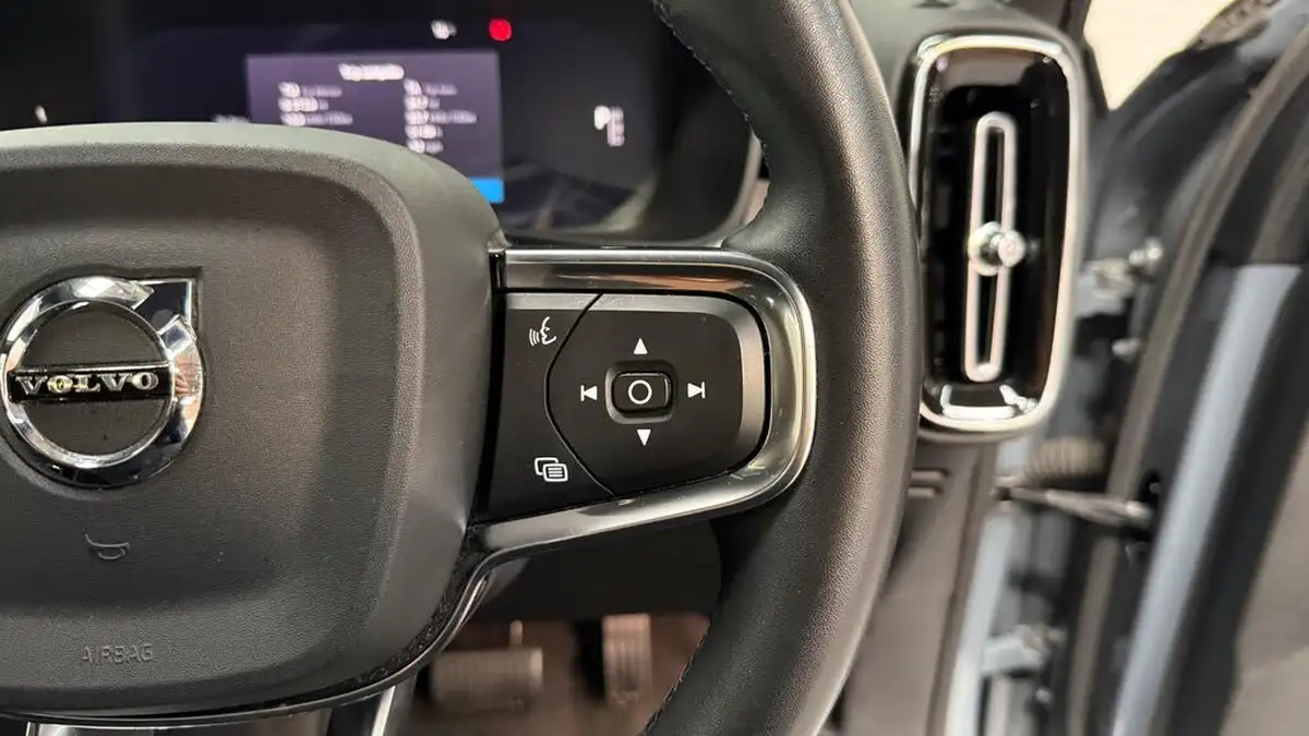 2022-volvo-c40-e-twin-recharge-pro-big-22