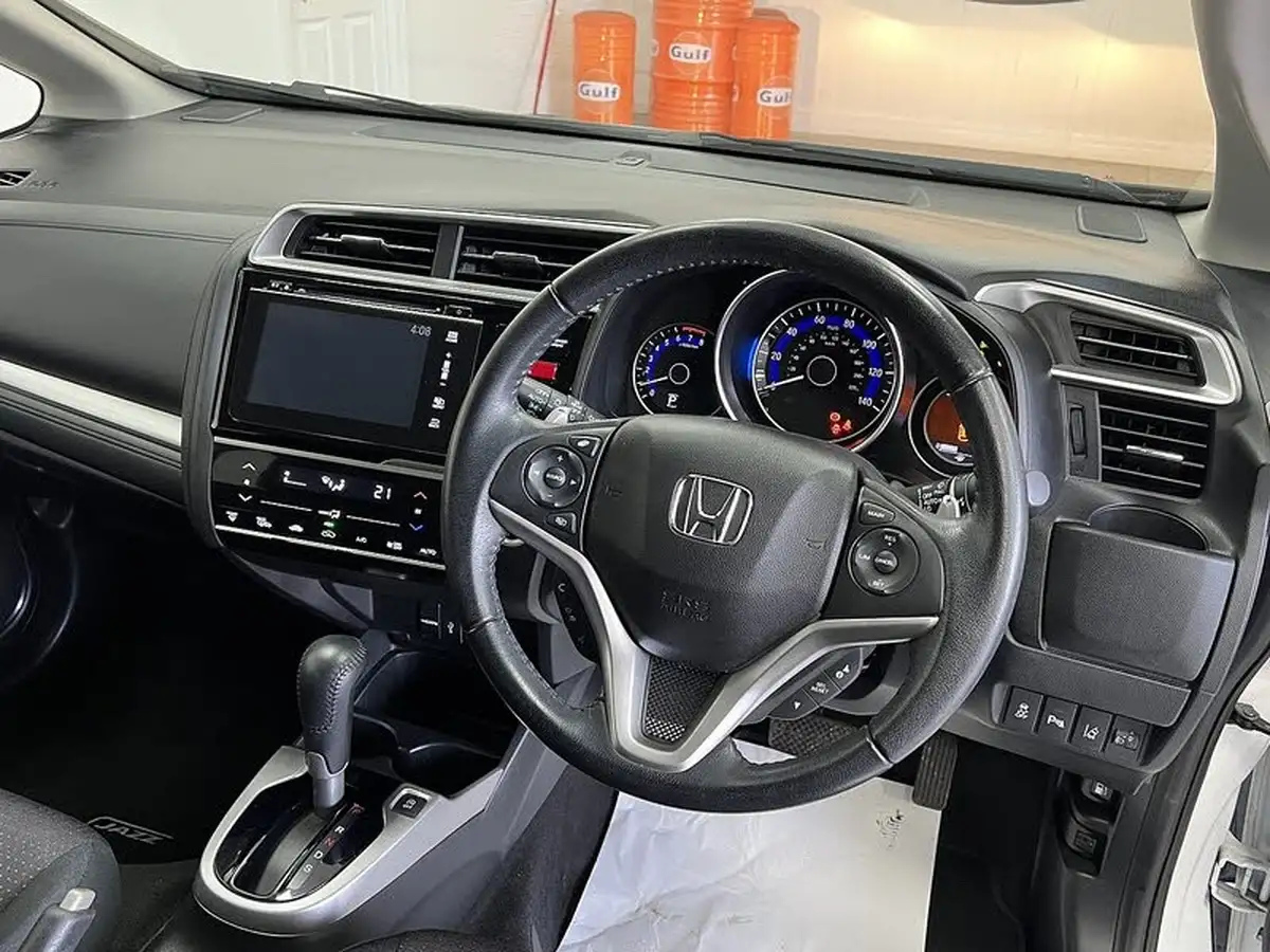 2015-honda-jazz-13-i-vtec-ex-cvt-big-8