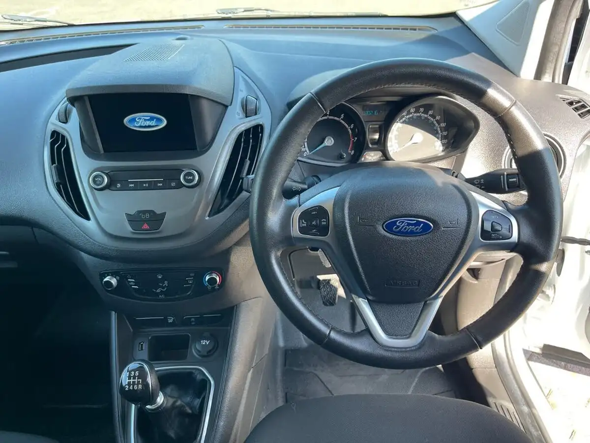 2022-ford-transit-courier-10t-limited-ecoboost-big-11