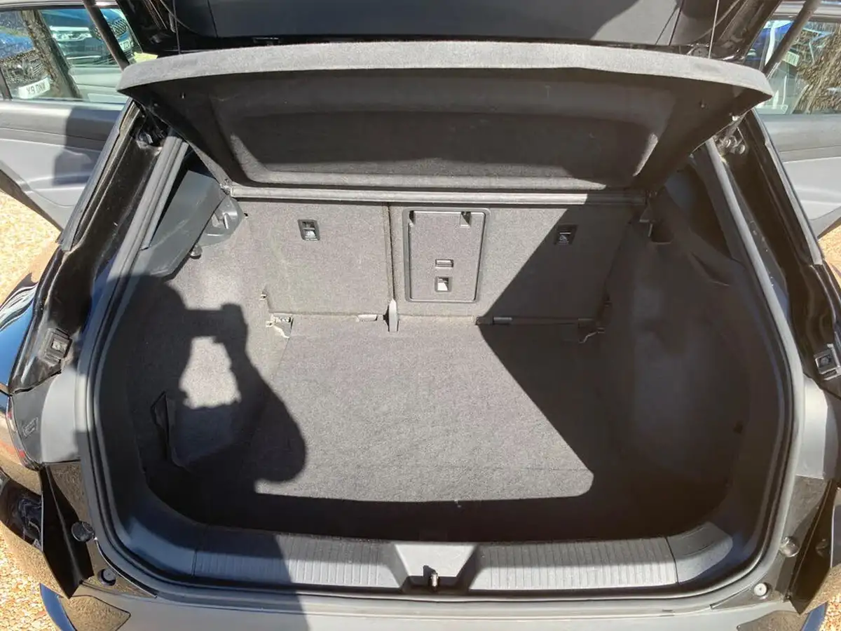 2021-volkswagen-id4-e-life-204ps-77kwh-pro-big-47