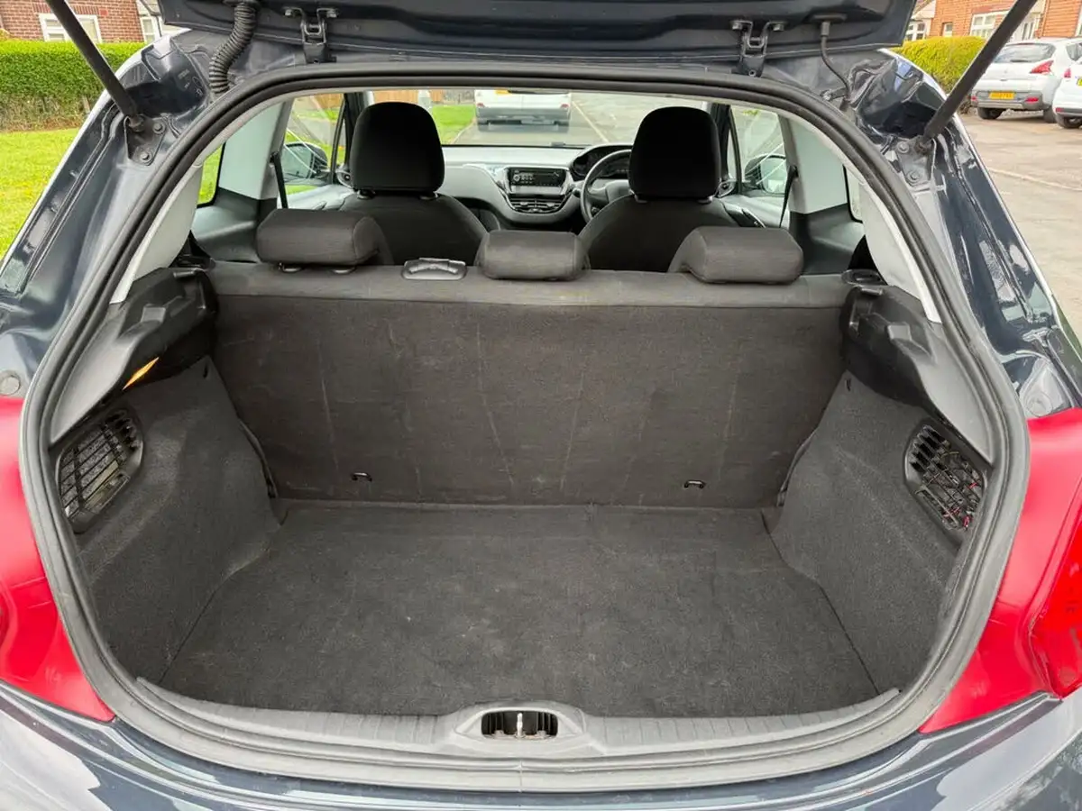 2015-peugeot-208-10-access-puretech-3d-big-30