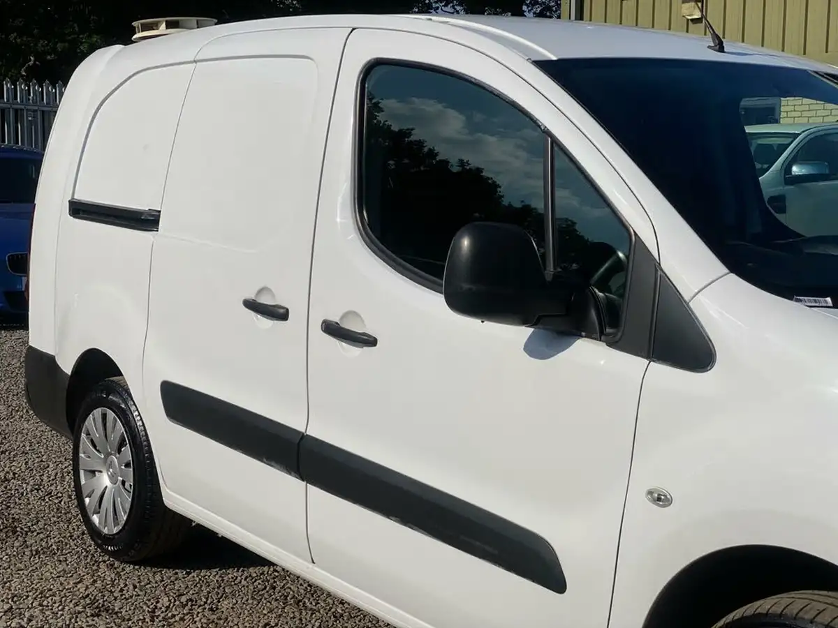 2017-citroen-berlingo-16td-l2-750-lx-16bluehdi-100eu6-ss-panel-big-17