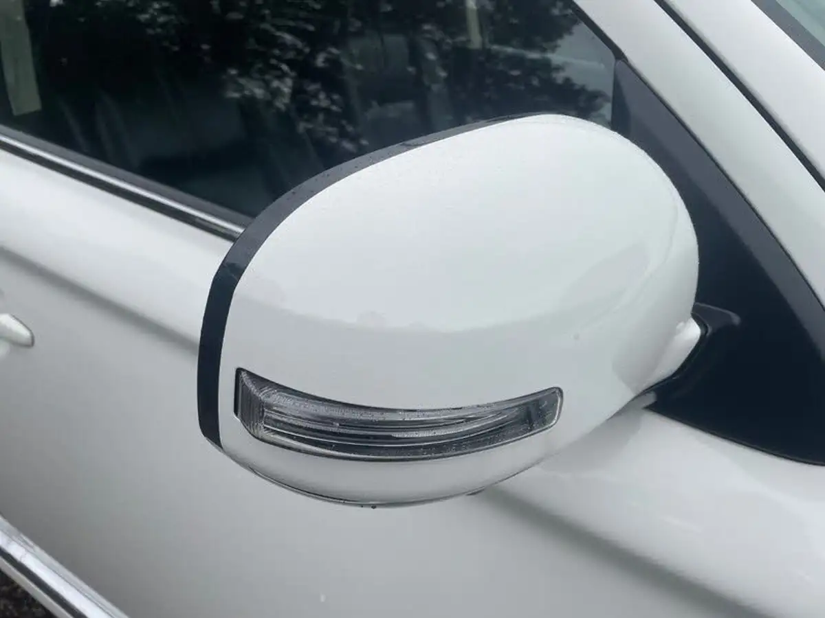 2015-mitsubishi-outlander-20-gx4h-phev-big-10