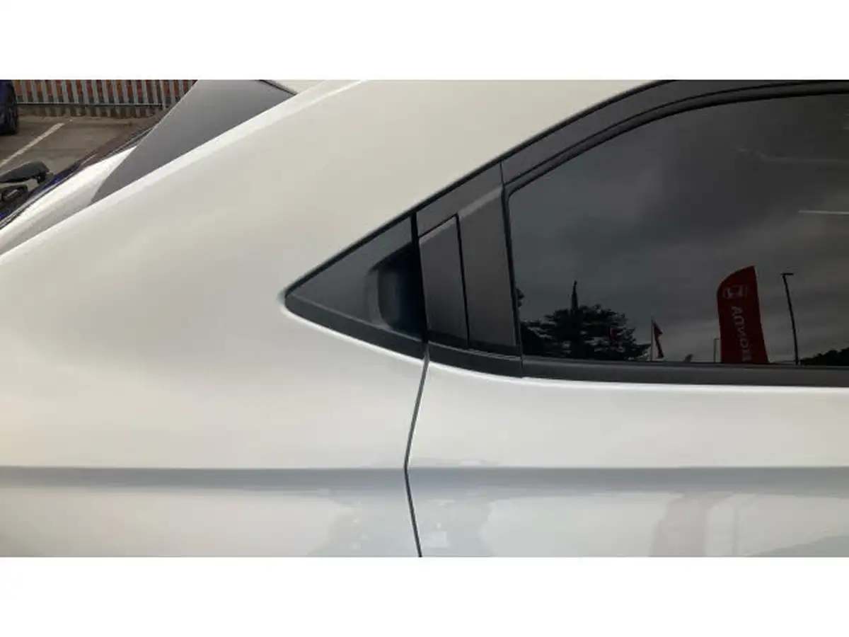 2025-honda-hr-v-15-i-mmd-advance-big-40
