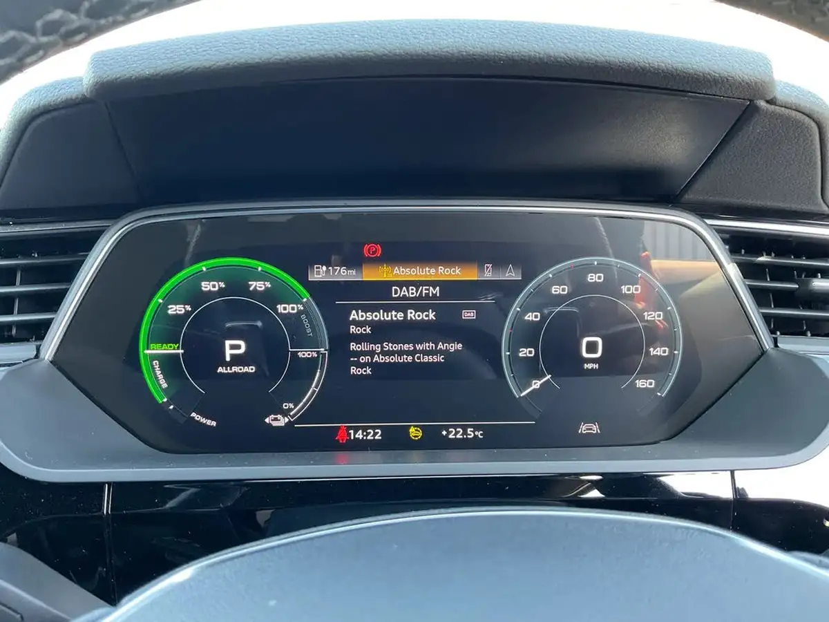 2021-audi-e-tron-55e-s-line-sportback-big-20