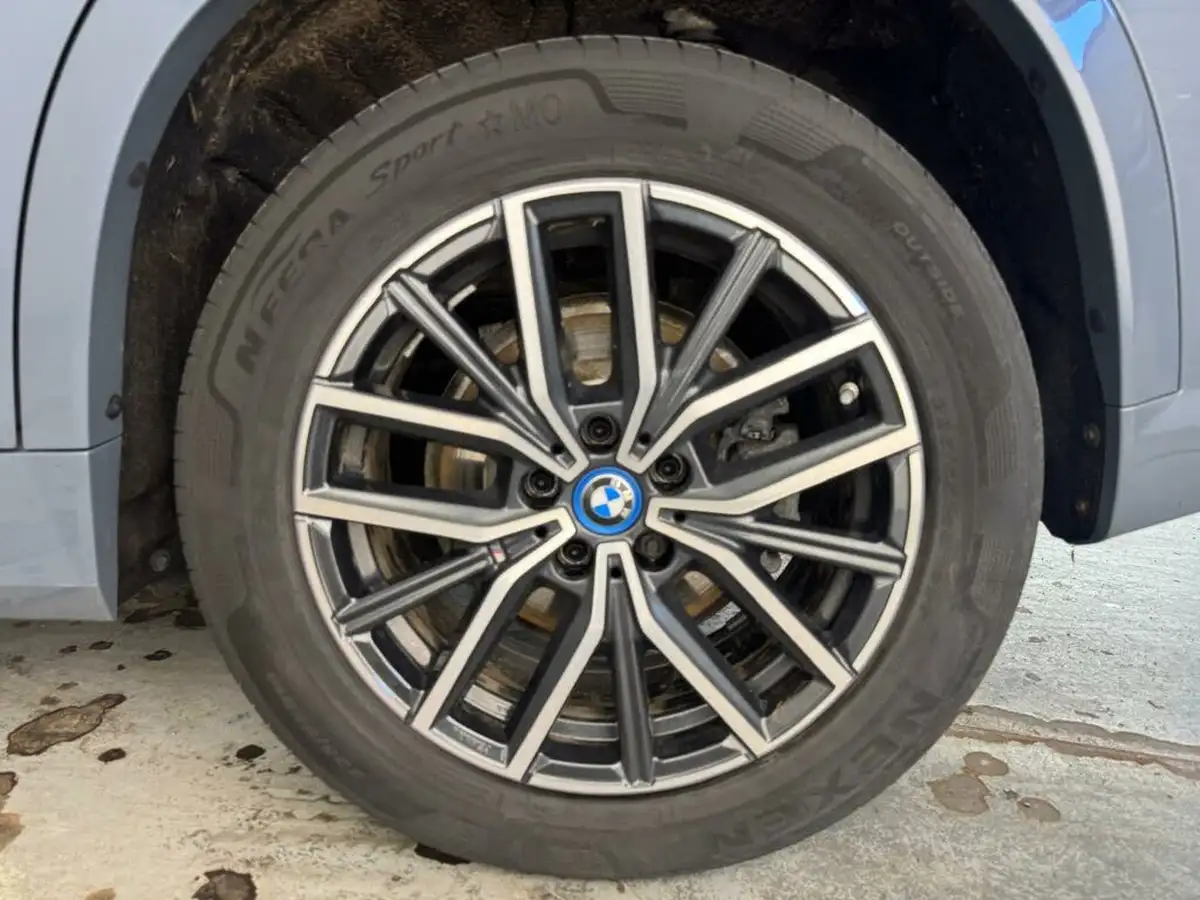 2024-bmw-ix1-e-edrive20-m-sport-big-32