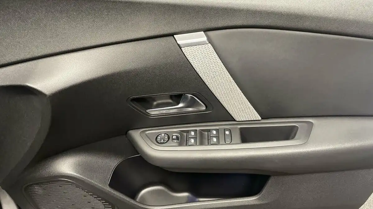 2021-citroen-c4-12-puretech-shine-plus-155ps-big-24