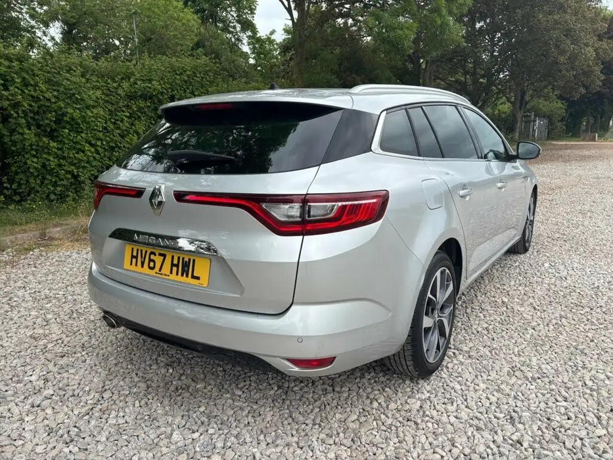 2017-renault-megane-15dci-dynamique-s-nav-sport-tourer-big-4