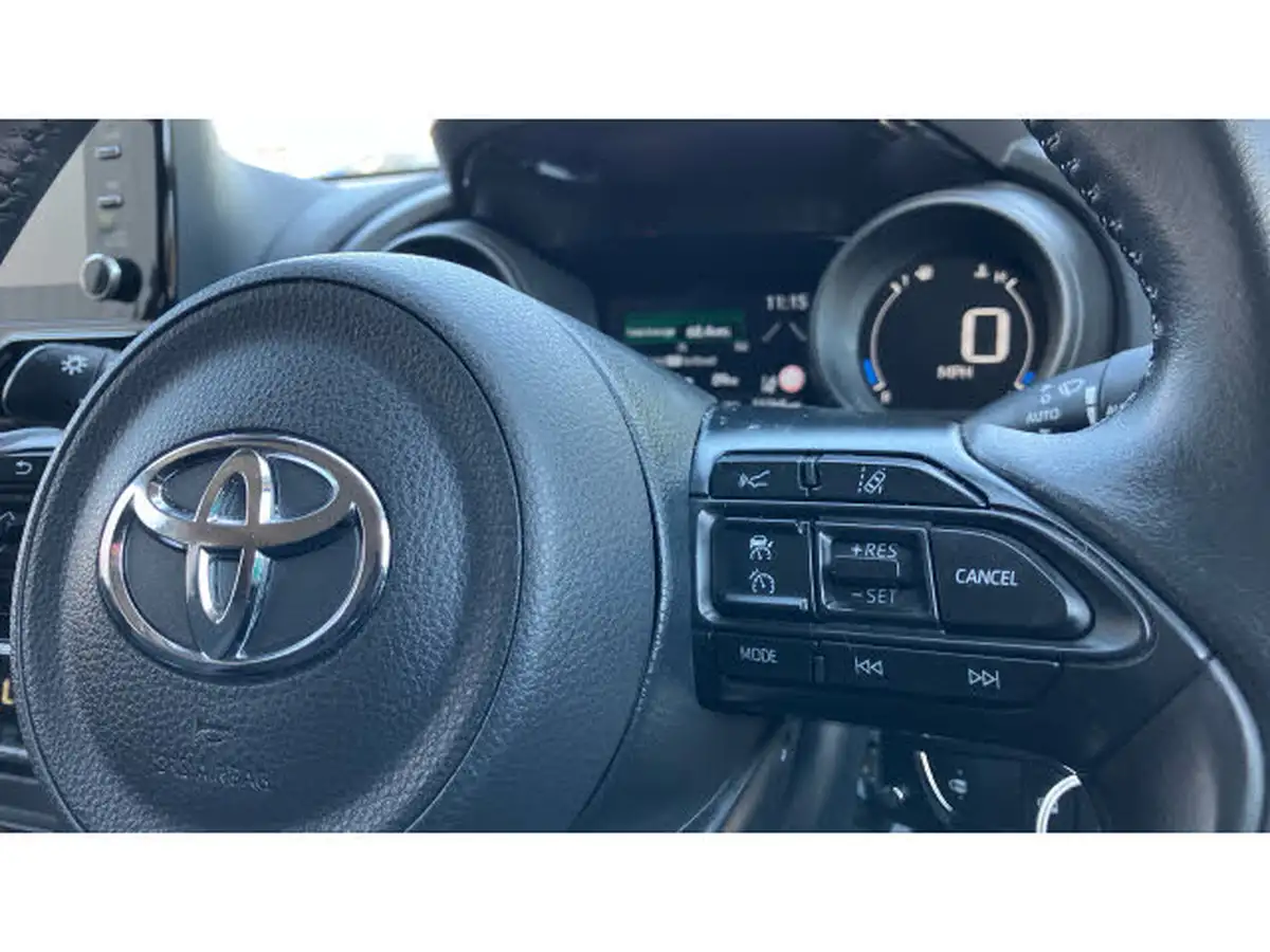 2022-toyota-yaris-15-vvt-i-design-big-23